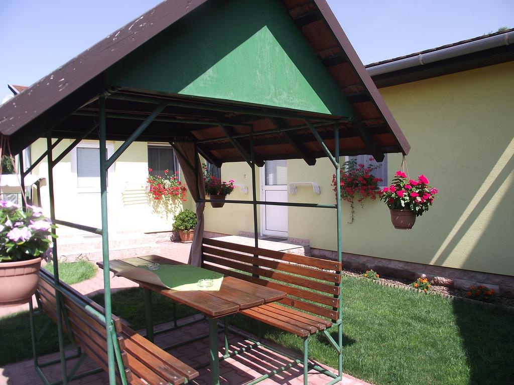 Apartman Kaszas Garden Mosonmagyaróvár Exterior foto